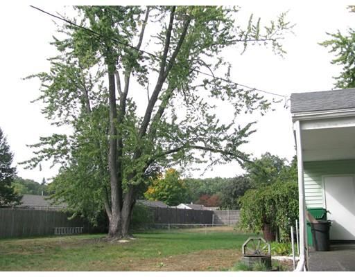 6 Sunset Dr, Chicopee, MA 01020 photo 2