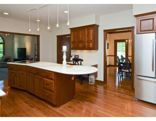 11 Goss Pond Rd, Upton, MA 01568 photo 8
