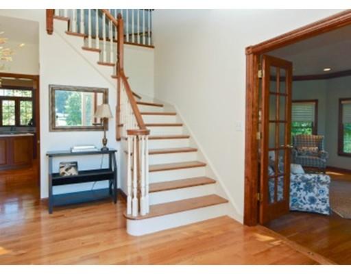 11 Goss Pond Rd, Upton, MA 01568 photo 3