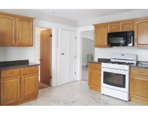 34 Beverly St, Chicopee, MA 01013 photo 2