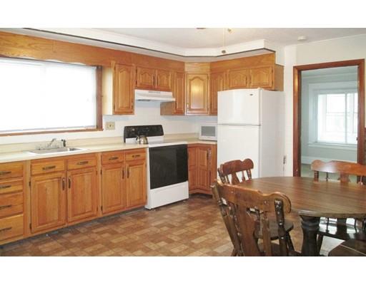 34 Beverly St, Chicopee, MA 01013 photo 10