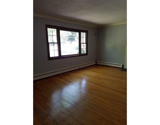 19 Emmet St, Springfield, MA 01119 photo 4