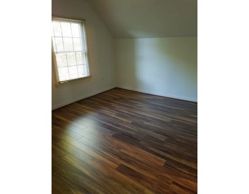 19 Emmet St, Springfield, MA 01119 photo 6