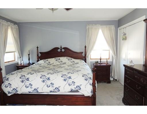 208 Jeffrey Rd, Springfield, MA 01119 photo 9