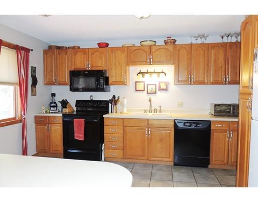 208 Jeffrey Rd, Springfield, MA 01119 photo 6