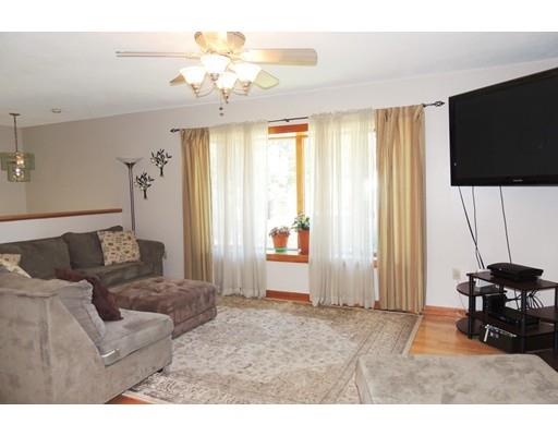 208 Jeffrey Rd, Springfield, MA 01119 photo 3