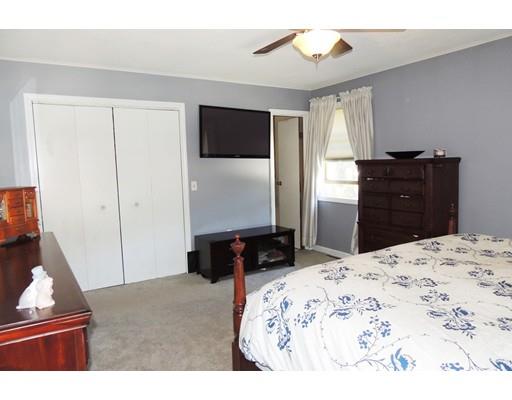208 Jeffrey Rd, Springfield, MA 01119 photo 10