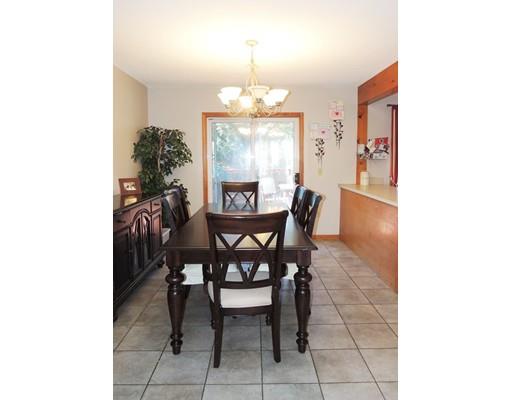 208 Jeffrey Rd, Springfield, MA 01119 photo 4