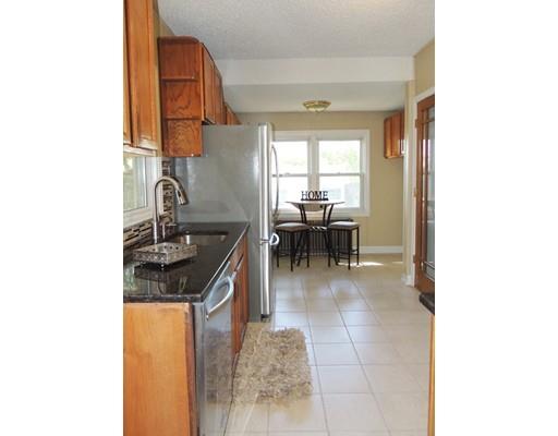 26 Stuart St, Springfield, MA 01119 photo 8