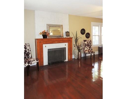 26 Stuart St, Springfield, MA 01119 photo 3