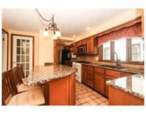 49 Washington Rd, Springfield, MA 01108 photo 2