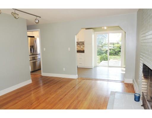 92 Temby St, Springfield, MA 01119 photo 8