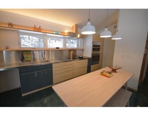 976 E Pleasant St, Amherst, MA 01002 photo 5