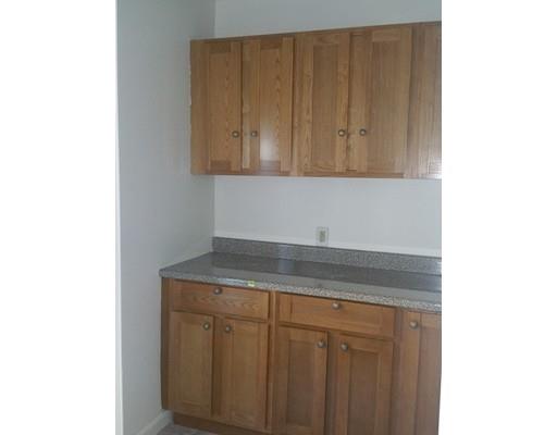 21 Hacker St, Worcester, MA 01603 photo 5