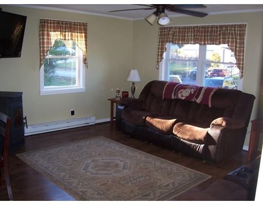 3 Leon St, Thompson, CT 06277 photo 9