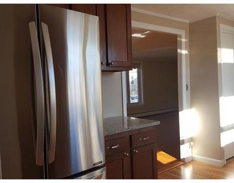 81 Barrett St, Fall River, MA 02724 photo 4