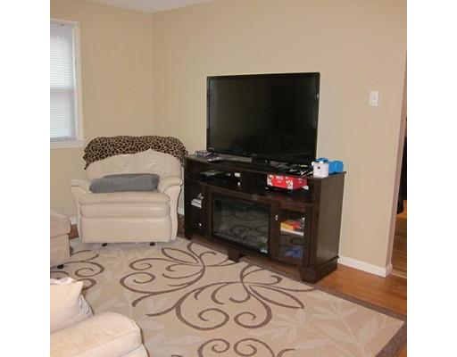 93 Curve St, Springfield, MA 01104 photo 14