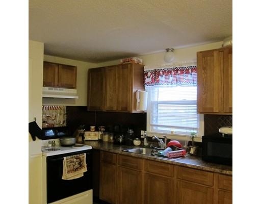 93 Curve St, Springfield, MA 01104 photo 3