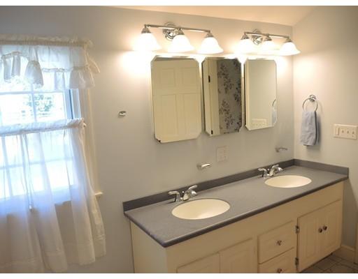 125 Meadowbrook Rd, Needham, MA 02492 photo 18