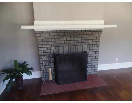37 Gillette Ave, Springfield, MA 01118 photo 9