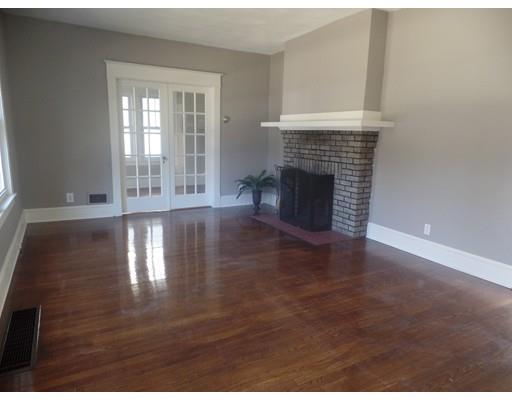 37 Gillette Ave, Springfield, MA 01118 photo 8
