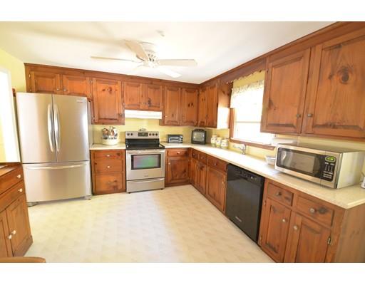 32 Crestview Dr, Millis, MA 02054 photo 2