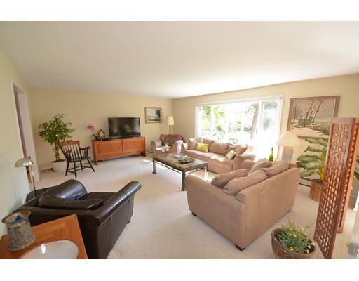 32 Crestview Dr, Millis, MA 02054 photo 4