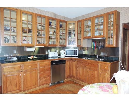 26 Fairfield St, Springfield, MA 01108 photo 7