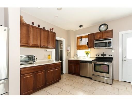 6 Winthrop St, Lynn, MA 01904 photo 3