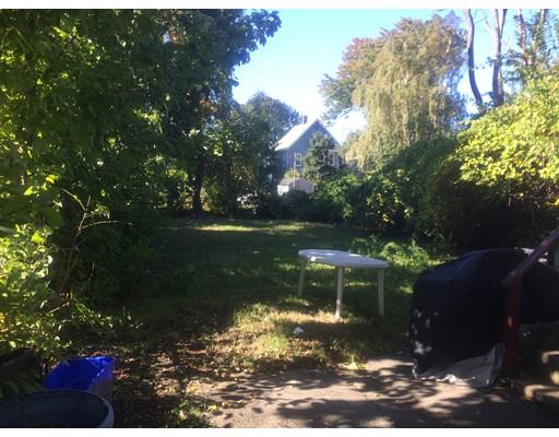 21 Thorndike St, Everett, MA 02149 photo 2