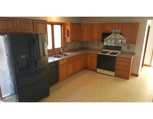 79 West St, Easthampton, MA 01027 photo 9