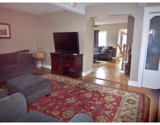 28 Burroughs St, Danvers, MA 01923 photo 4