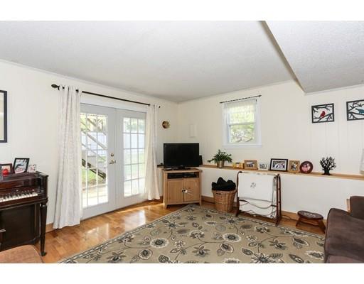 42 Mayflower Ln, East Wareham, MA 02538 photo 8