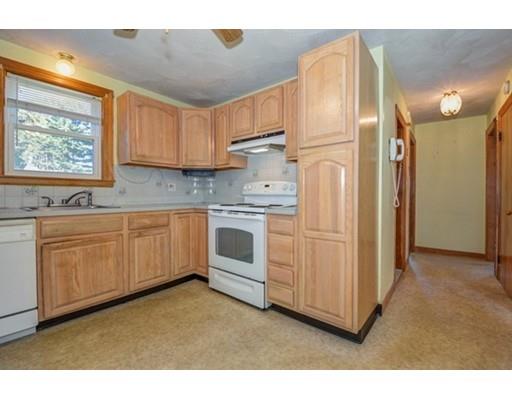 7 Nipmuck St, Worcester, MA 01602 photo 8