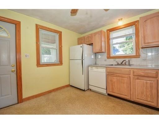 7 Nipmuck St, Worcester, MA 01602 photo 6