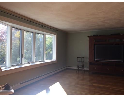 9 Longbow Rd, Wakefield, MA 01880 photo 2