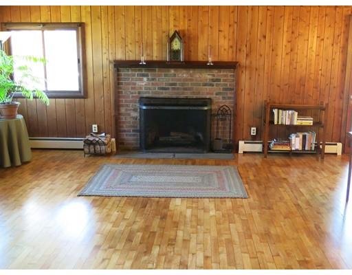 18 Pleasant St, Conway, MA 01341 photo 4