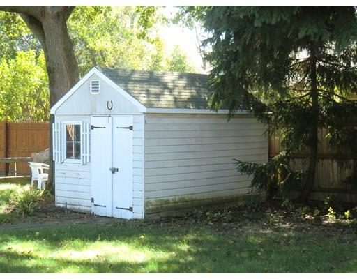 1 Laurel St, Danvers, MA 01923 photo 4