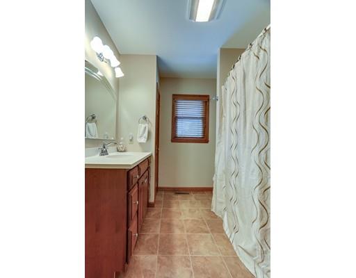 48 Vail St, Springfield, MA 01118 photo 12