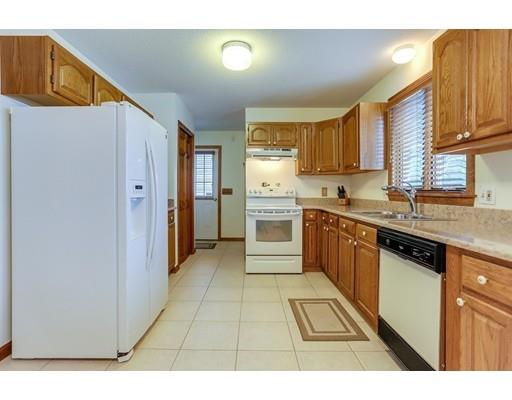 48 Vail St, Springfield, MA 01118 photo 5