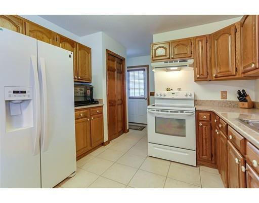 48 Vail St, Springfield, MA 01118 photo 6