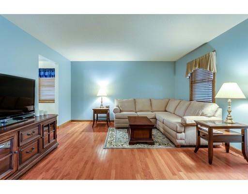 48 Vail St, Springfield, MA 01118 photo 3