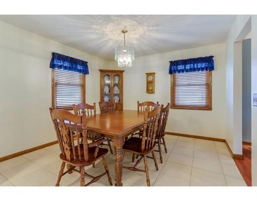 48 Vail St, Springfield, MA 01118 photo 9