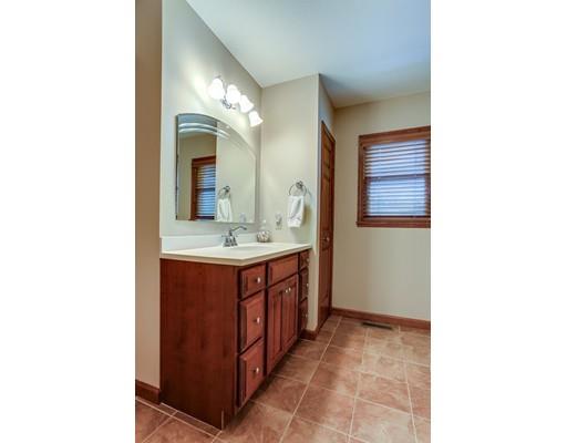 48 Vail St, Springfield, MA 01118 photo 10