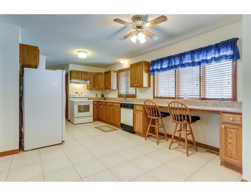 48 Vail St, Springfield, MA 01118 photo 8