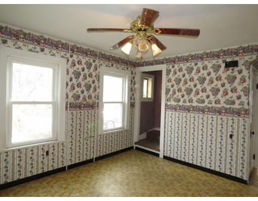 89 Maple St, Easthampton, MA 01027 photo 5