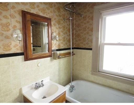 89 Maple St, Easthampton, MA 01027 photo 3