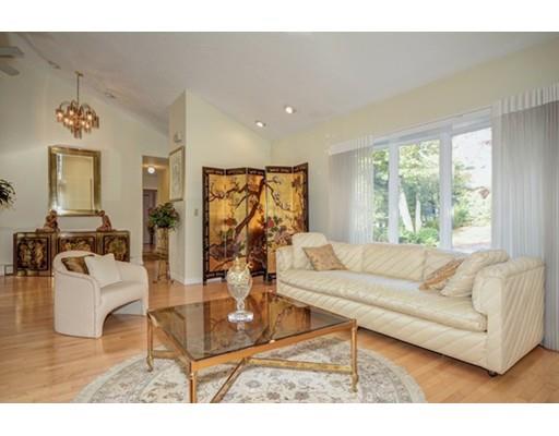 41 Sandra Dr, Worcester, MA 01604 photo 4