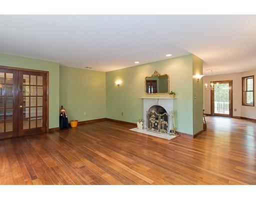 77 Maple Ave, Hanover, MA 02339 photo 4