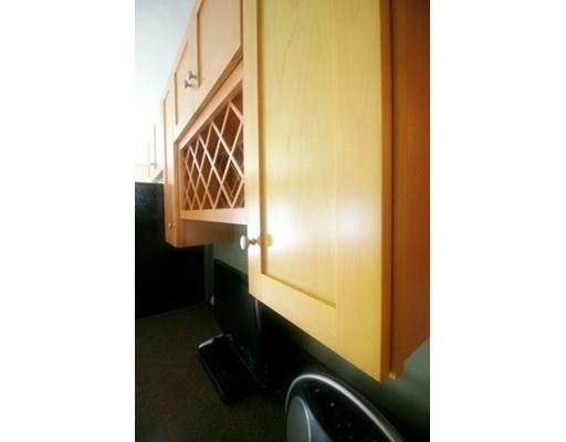25 Emerson St, Worcester, MA 01604 photo 4